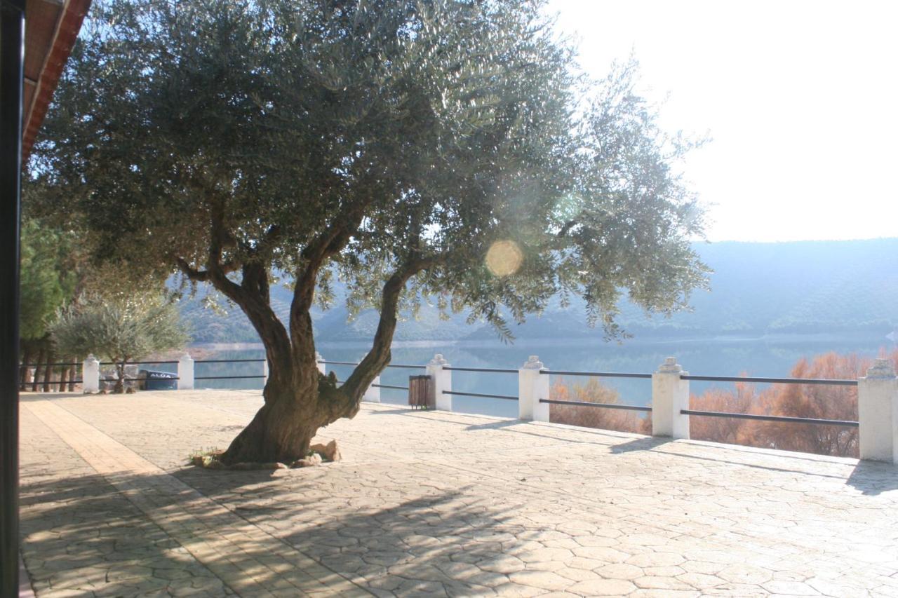 Centro De Ocio Alua Casa Rural Iznajar Lago De Andalucia מראה חיצוני תמונה