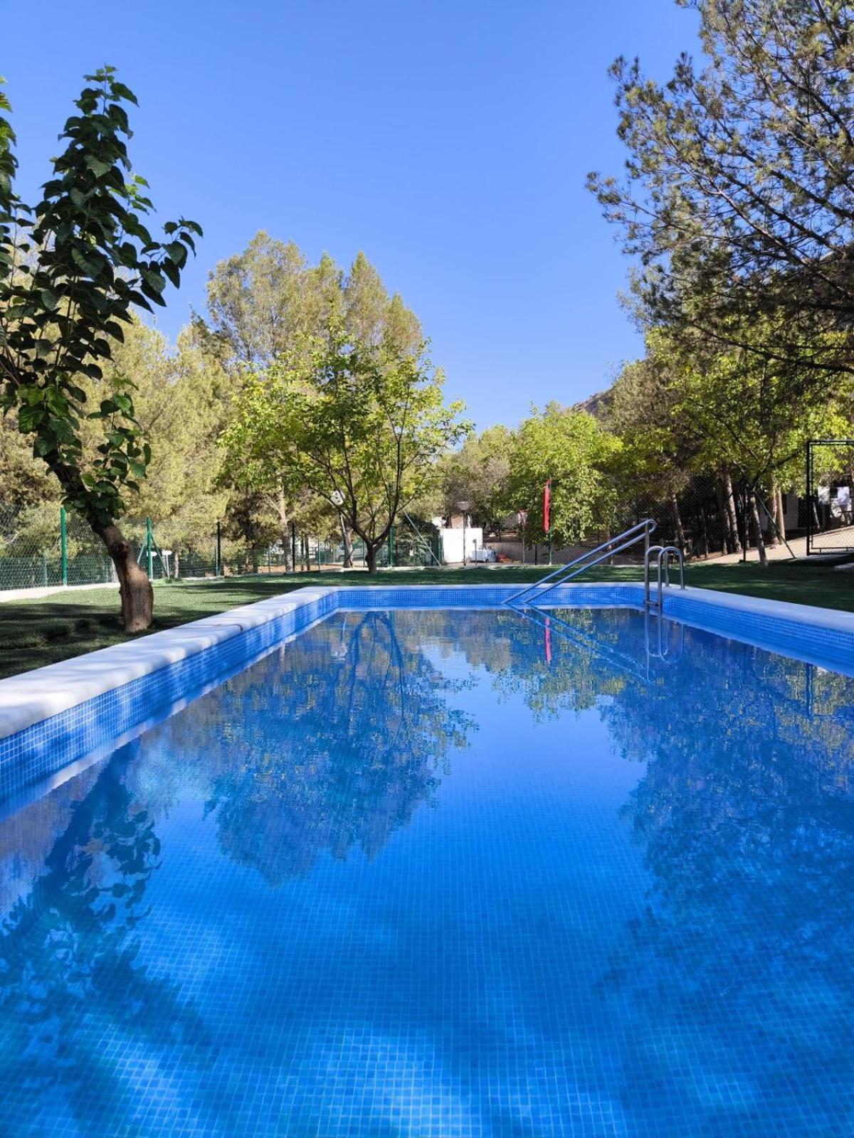 Centro De Ocio Alua Casa Rural Iznajar Lago De Andalucia מראה חיצוני תמונה